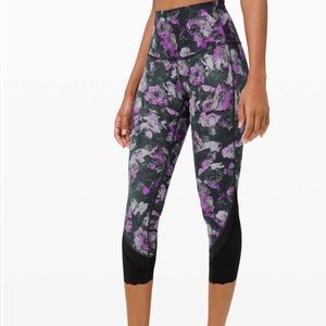 Lululemon Scalloped Hem sz 4